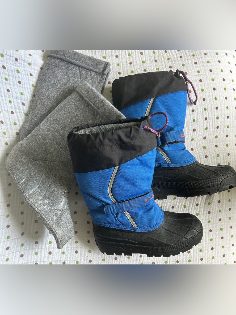 L.L. Bean Kids Northwoods Blue and Black Insulated Snow Boots & Liners